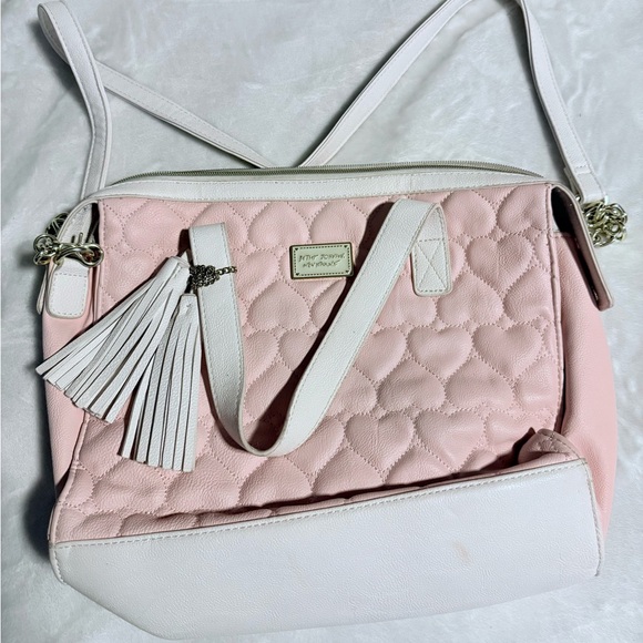 Betsey Johnson Handbags - 🌸BETSEY JOHNSON PURSE WITH SHOULDER STRAPS & ATTACHABLE LONGER STRAP